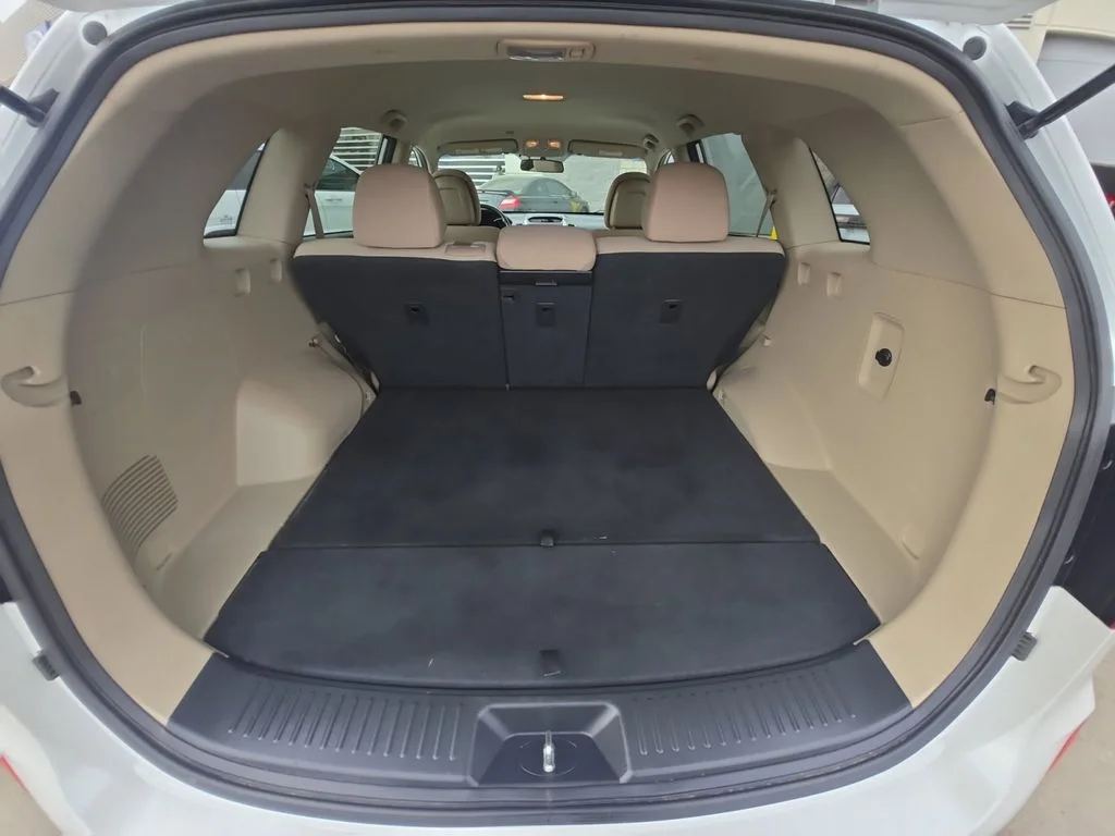 Used 2015 White Kia LX image 16