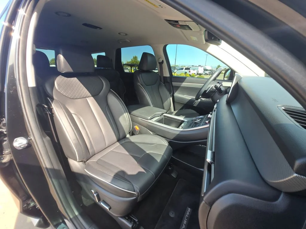 Used 2024 Black Hyundai SEL image 30