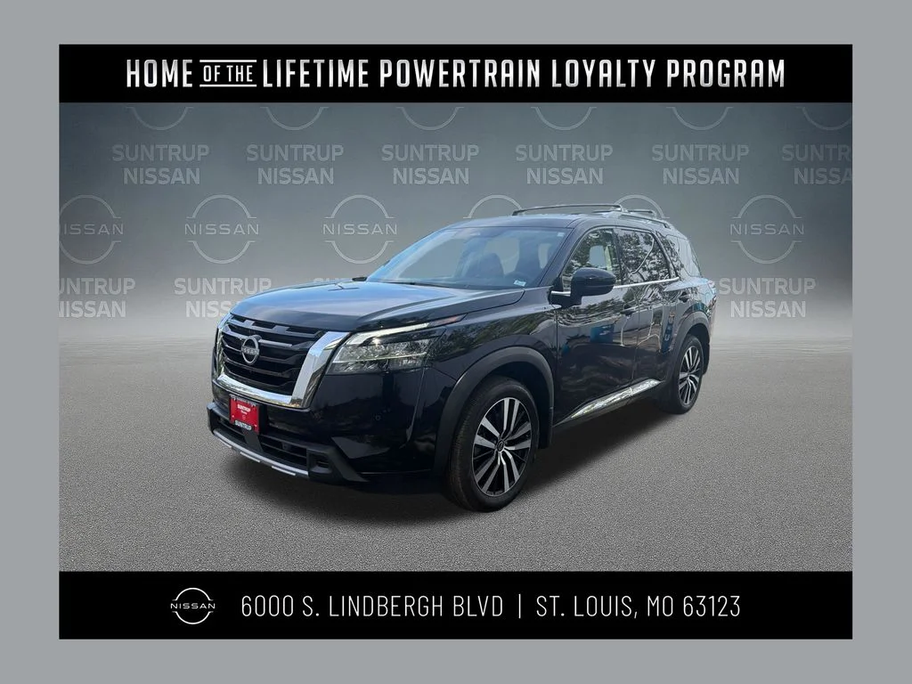 2024 Nissan Pathfinder Platinum 2WD's photo