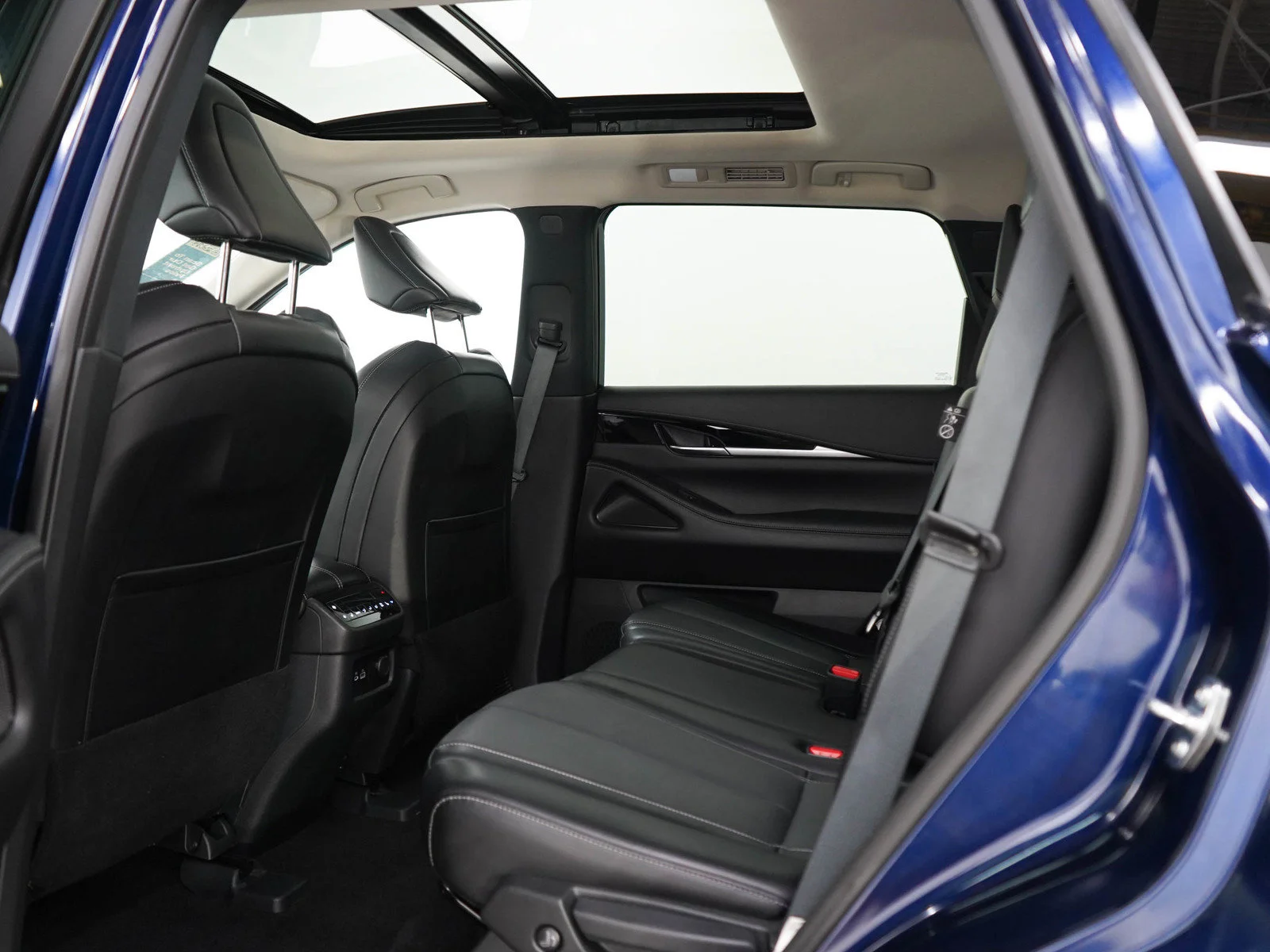 Used 2024 Grand Blue INFINITI PURE image 19