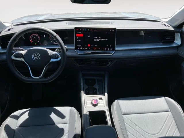 2025 Volkswagen Tiguan SE - Photo 10