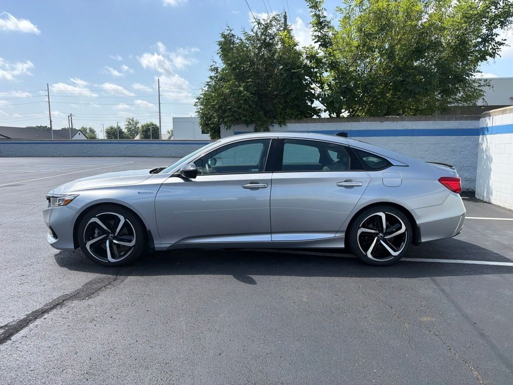 Certified Used 2022 Lunar Silver Metallic Honda Sport image 2