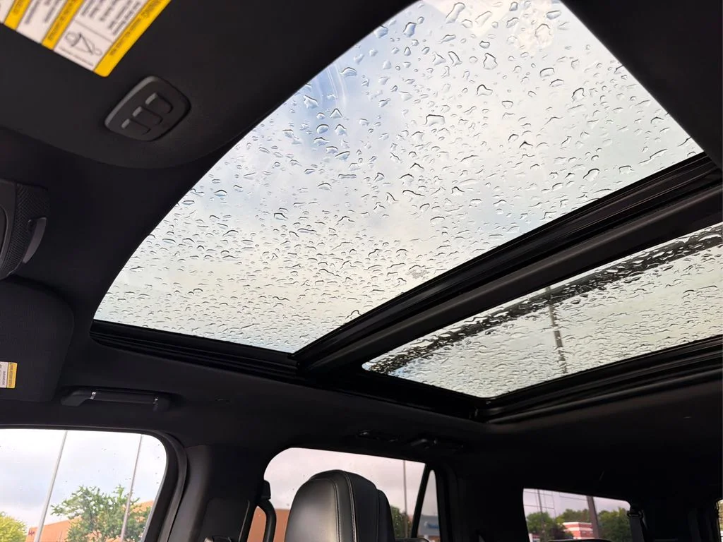Used 2019 Black Metallic Lincoln Reserve image 19