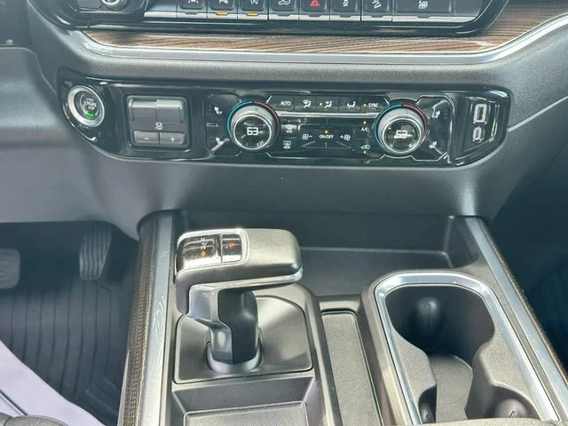 Used 2024 Summit White Chevrolet RST image 39
