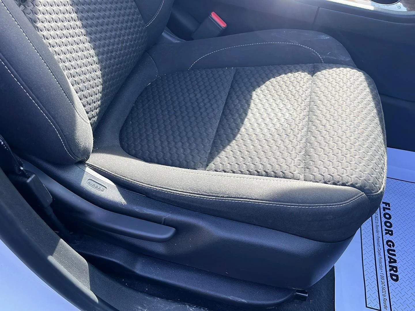 Used 2019 SUMMIT WHITE GMC SLE image 31