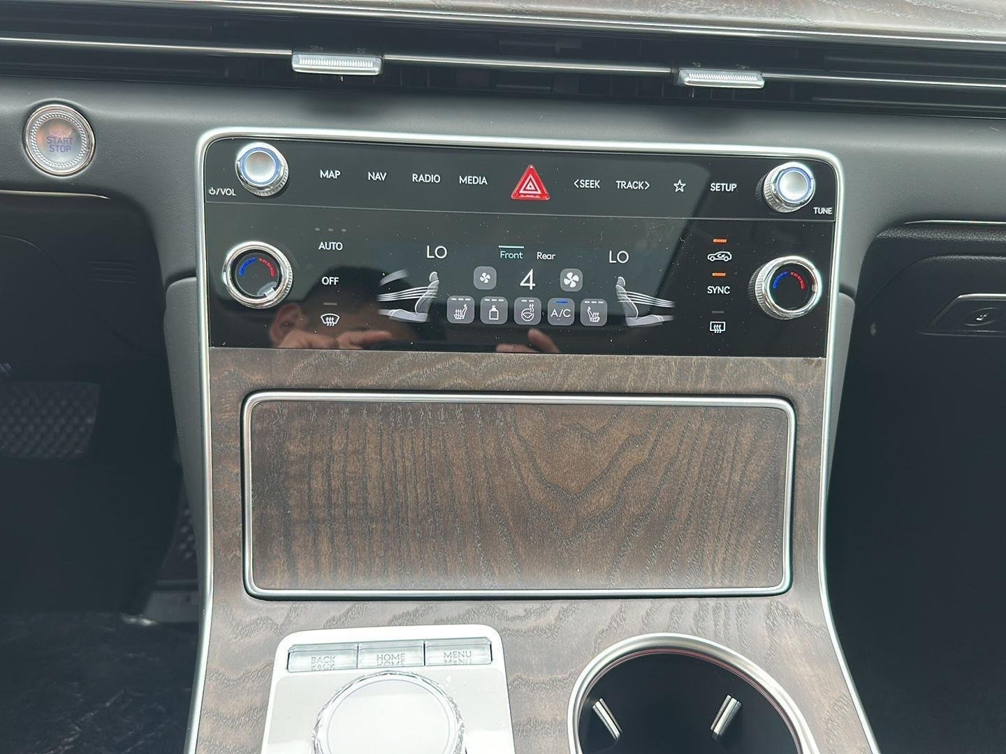 New 2026 Capri Blue Genesis 2.5T Select image 31