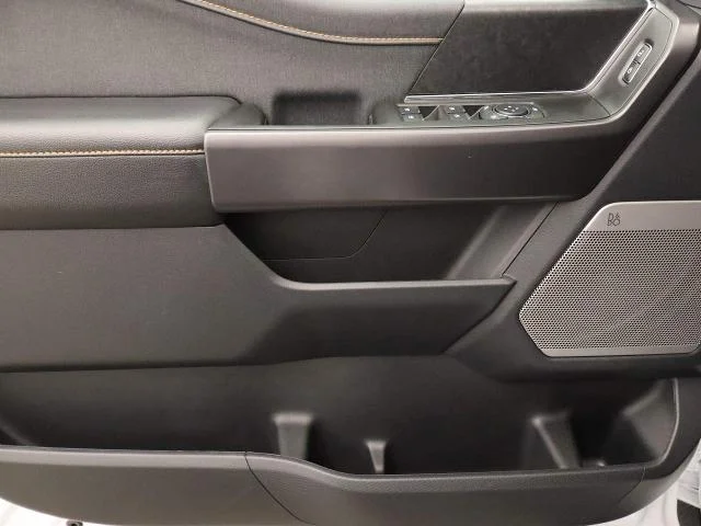 New 2026 Oxford White Ford Tremor® image 38