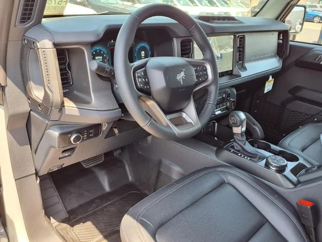 New 2026 Avalanche Gray Ford Badlands image 9