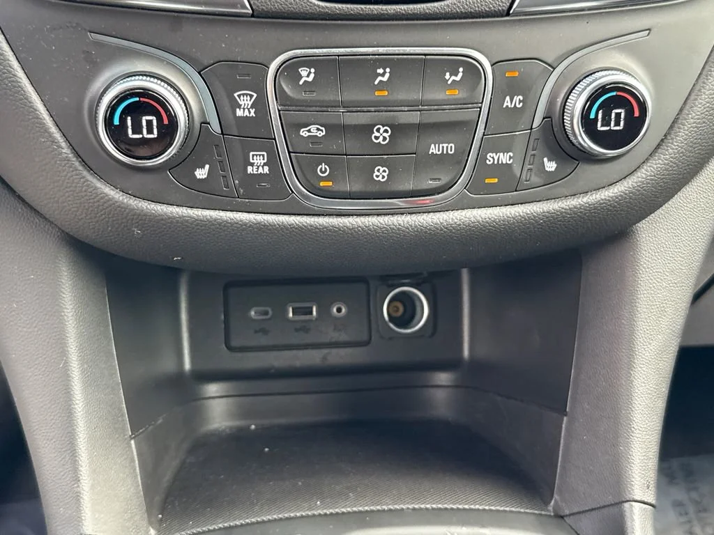 Used 2024 Sterling Gray Metallic Chevrolet LT image 27