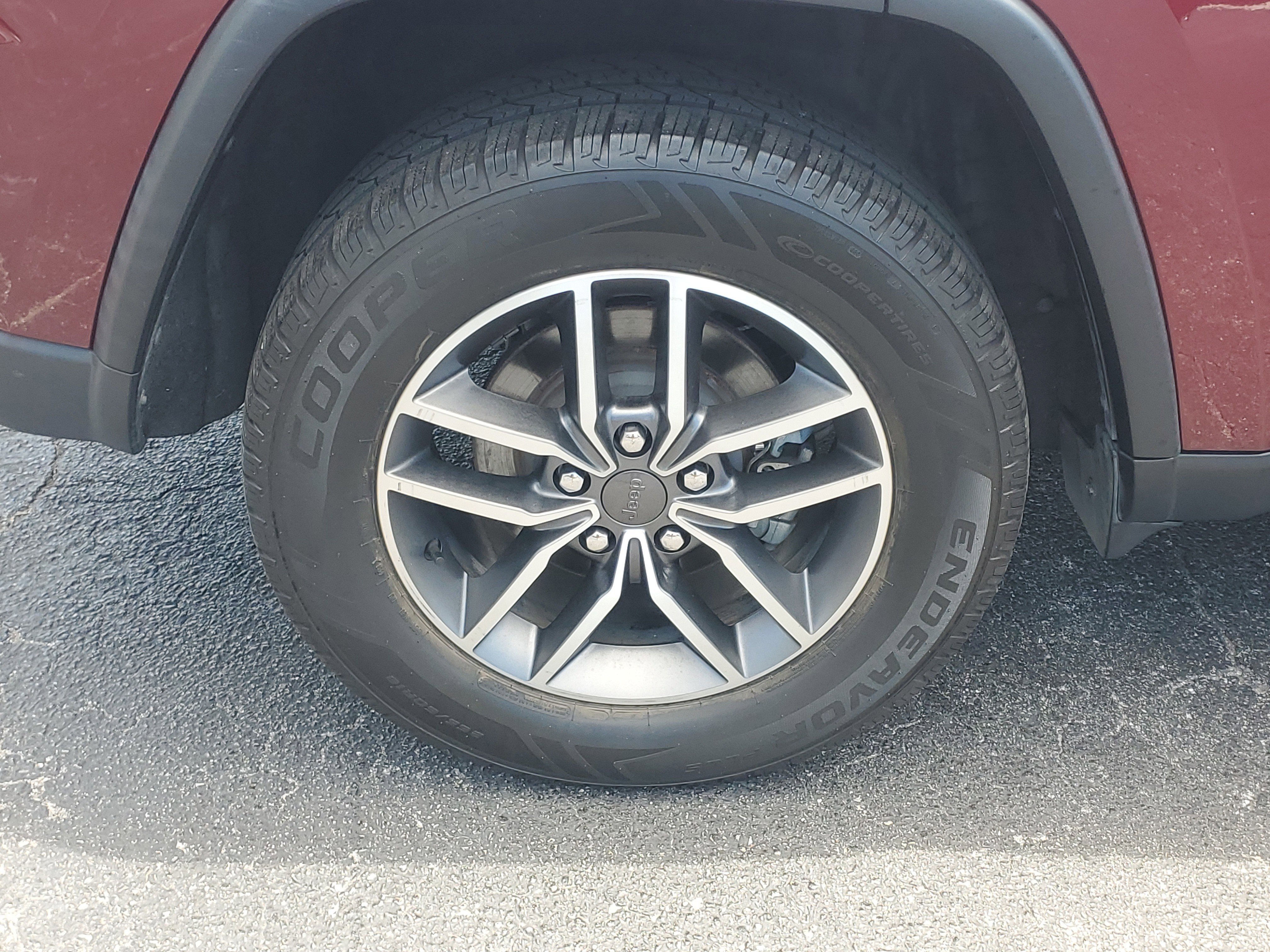 Used 2020 Velvet Red Pearlcoat Jeep Limited image 8