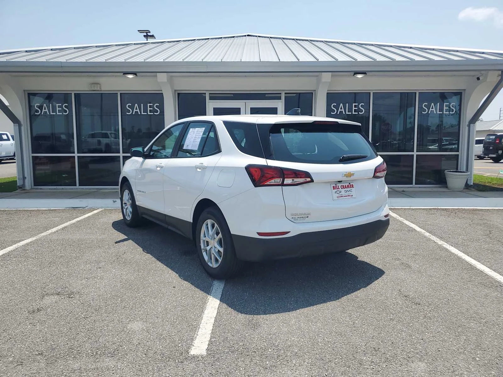 Used 2024 Summit White Chevrolet LS image 3