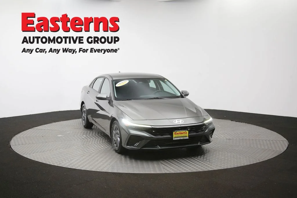 Used 2024 Gray Hyundai SEL image 49