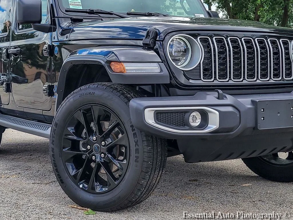Certified Used 2025 Black Jeep Sahara 4xe image 4
