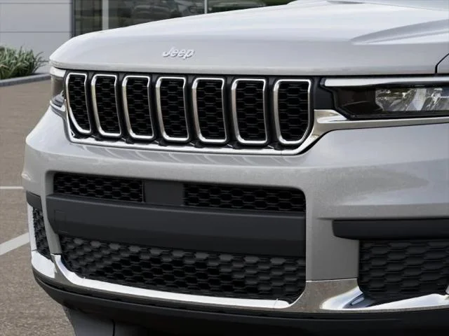 New 2026 Silver Zynith Exterior Paint Jeep Laredo X image 37