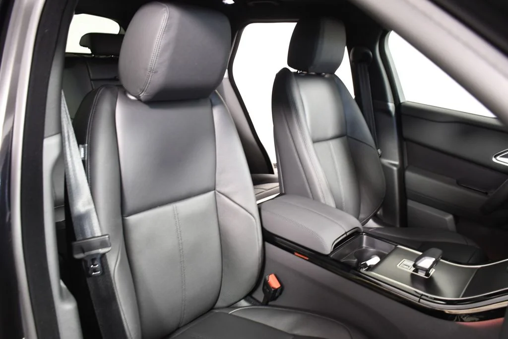 New 2026 Santorini Blk Land Rover Dynamic SE image 20