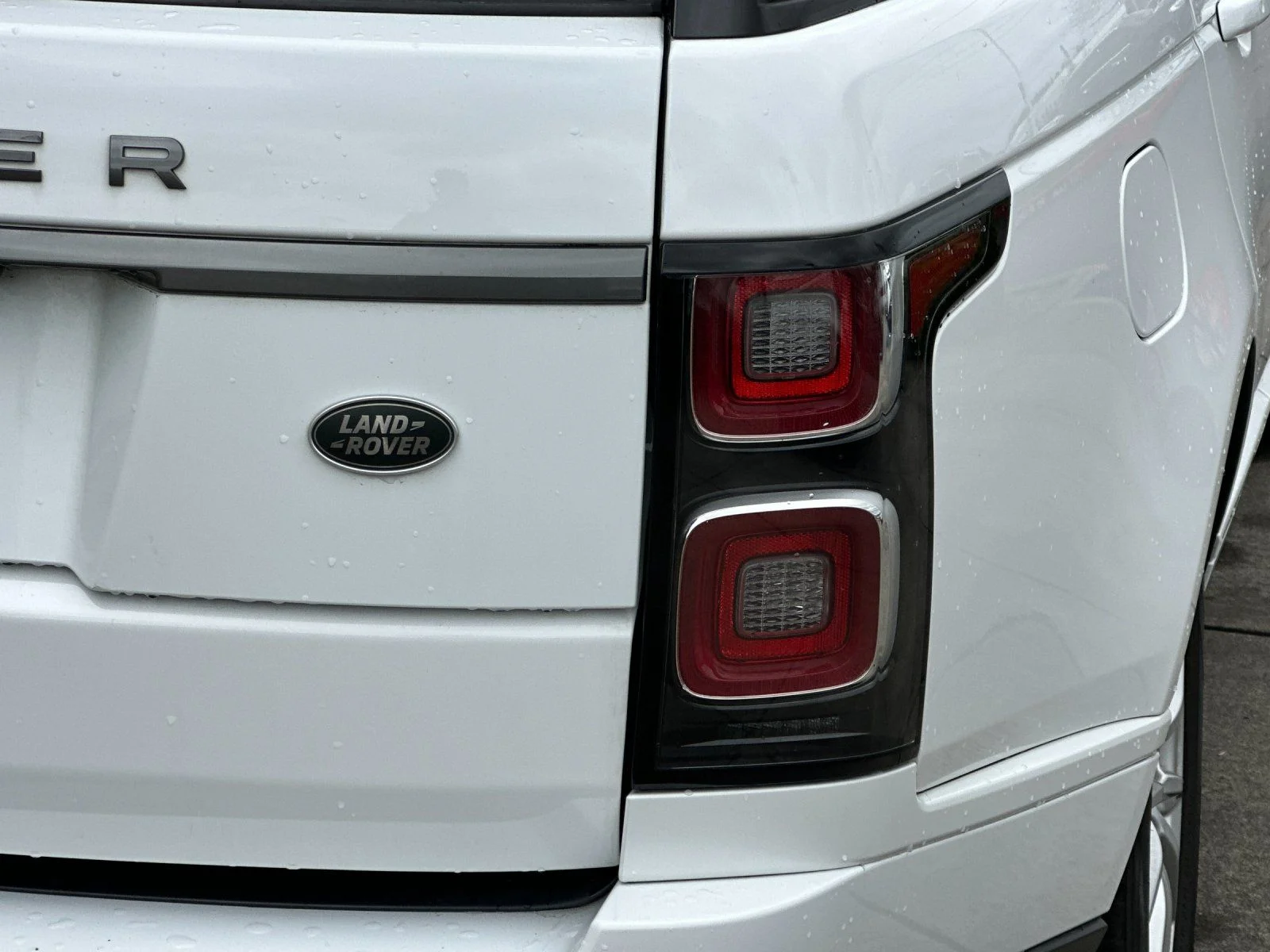 Used 2020 White Land Rover Base image 24