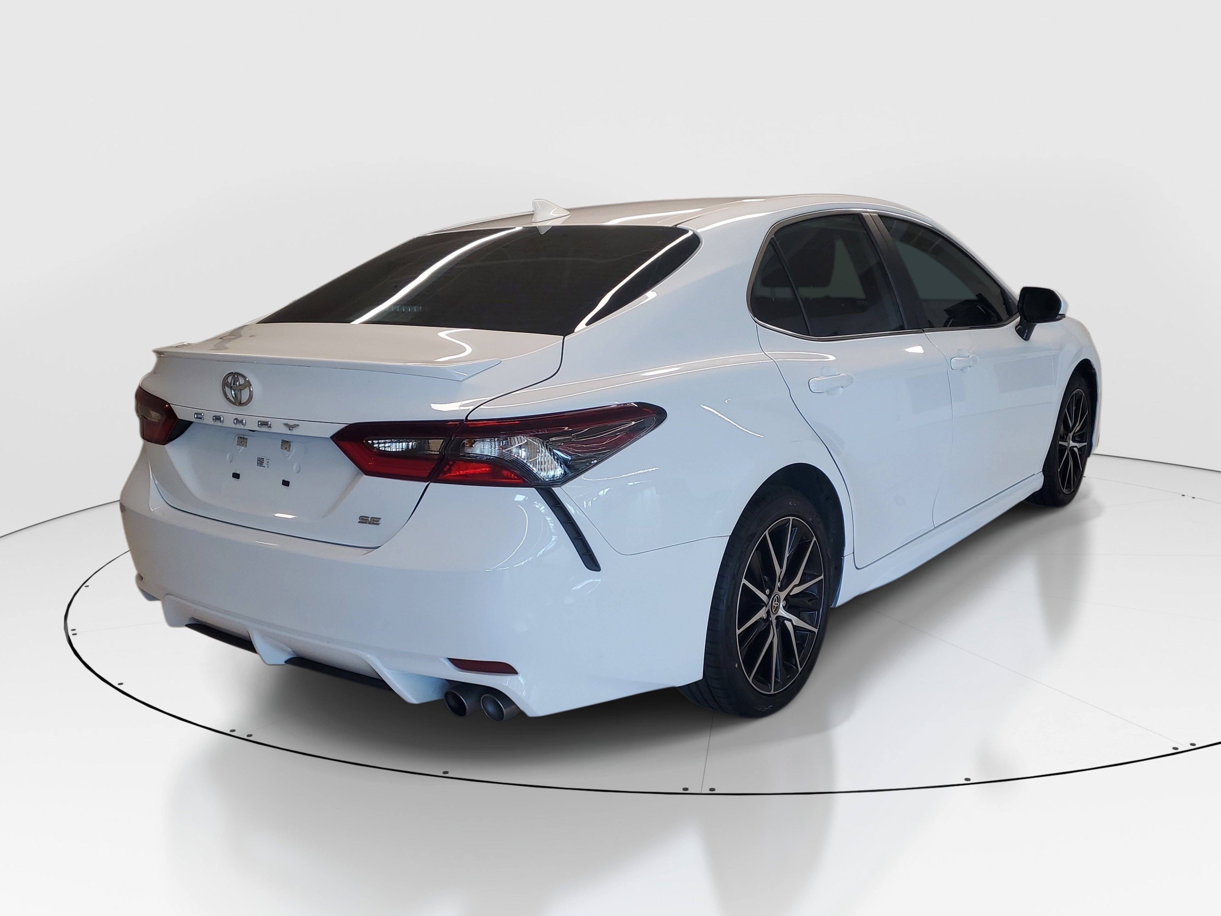 Used 2024 Ice Toyota SE image 7