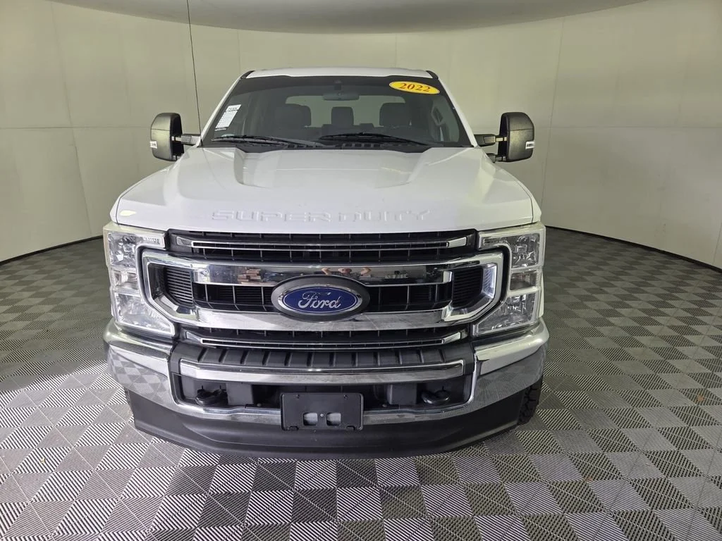 Used 2020 Oxford White Ford XLT image 3