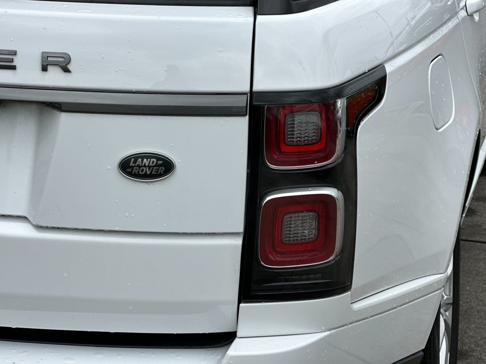 Used 2020 White Land Rover Base image 24