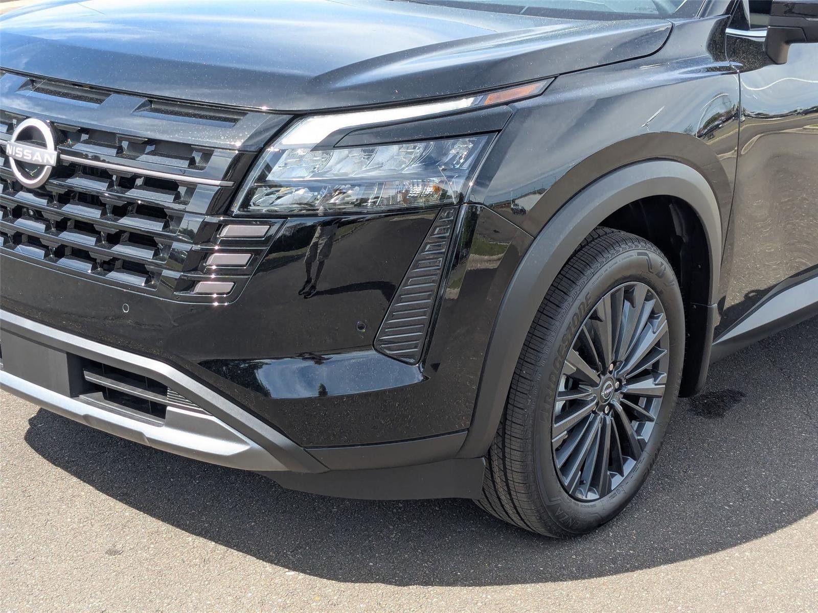 New 2026 Super Black Nissan SL image 10