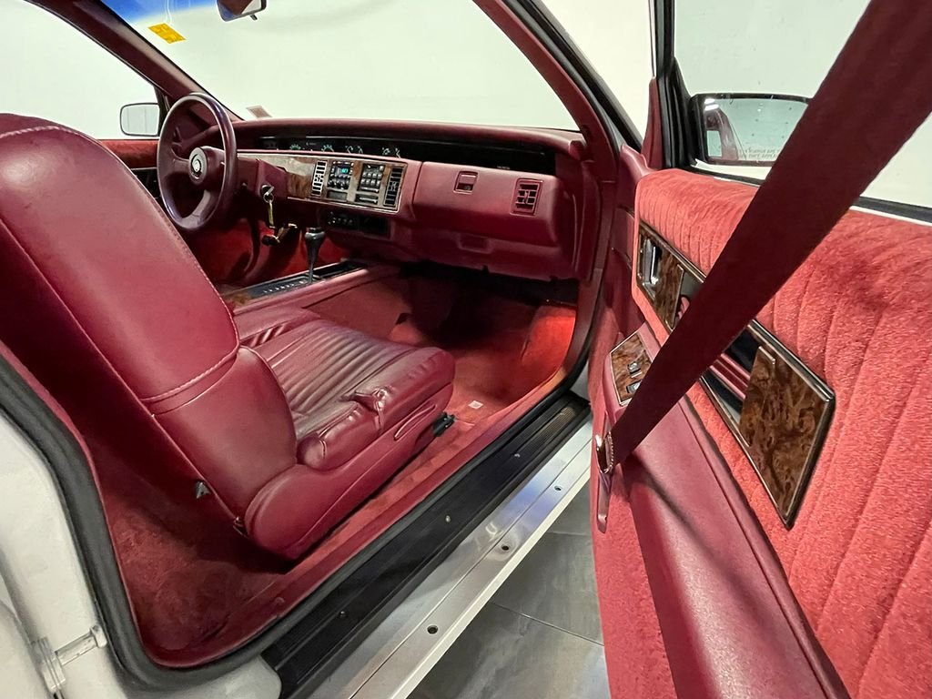 Used 1991  Buick Custom image 74