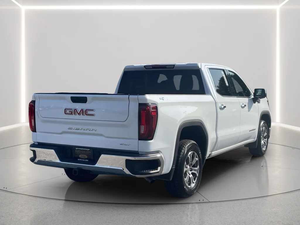 Used 2025 Summit White GMC SLT image 5