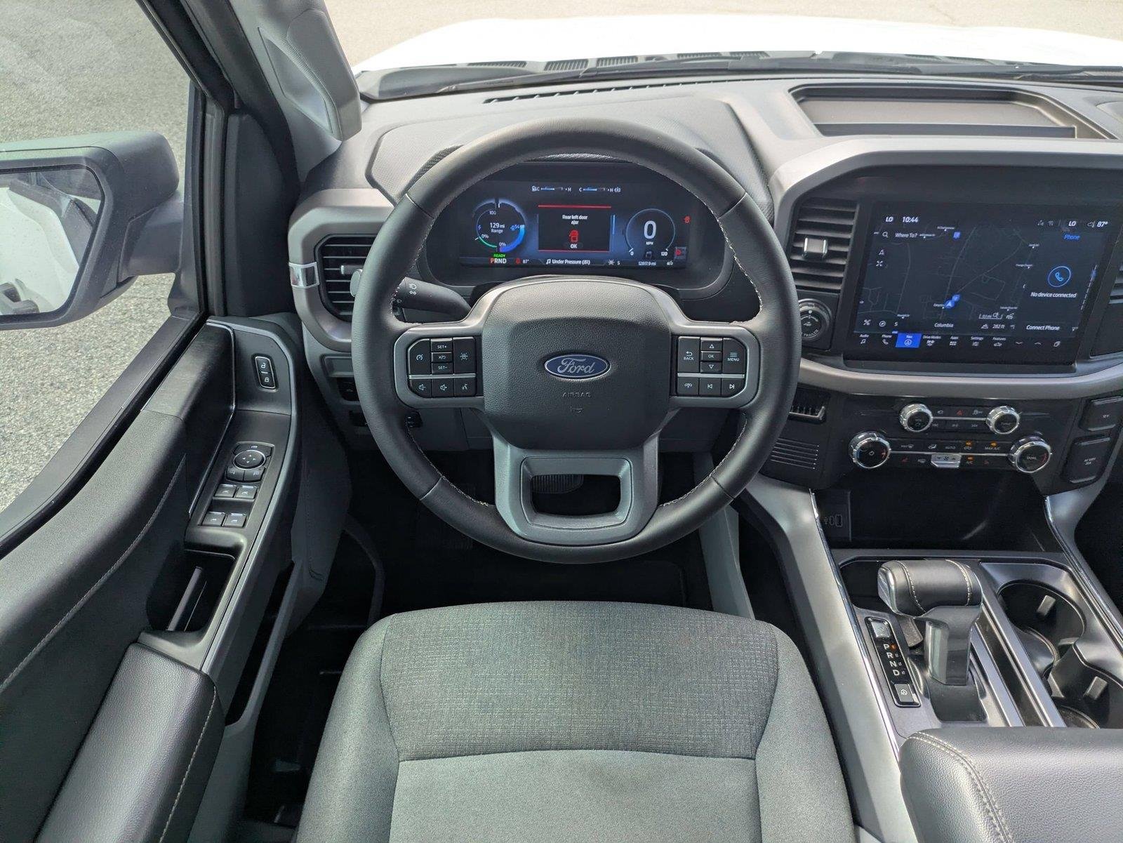 Used 2025 Oxford White Ford XLT image 29