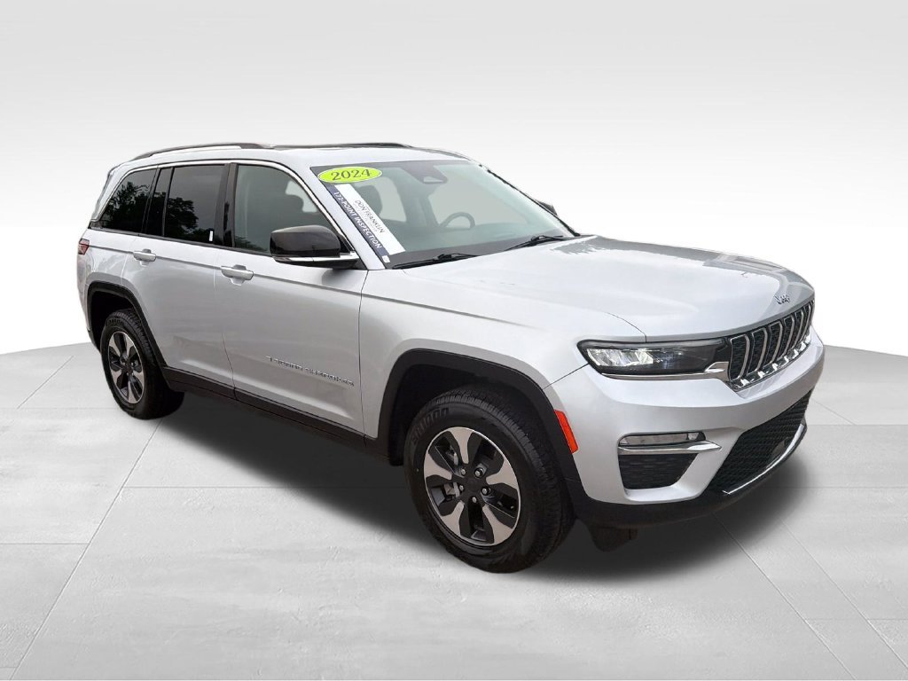 Used 2024 Silver Jeep 4xe image 7
