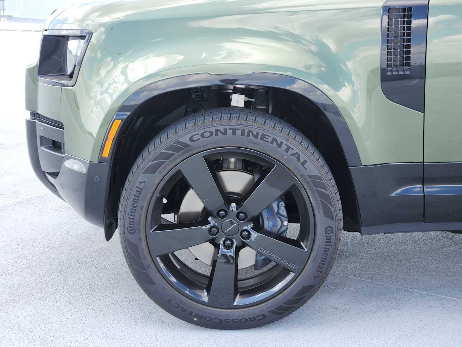 New 2026 Woolstone Green LAND ROVER X-Dynamic SE image 9