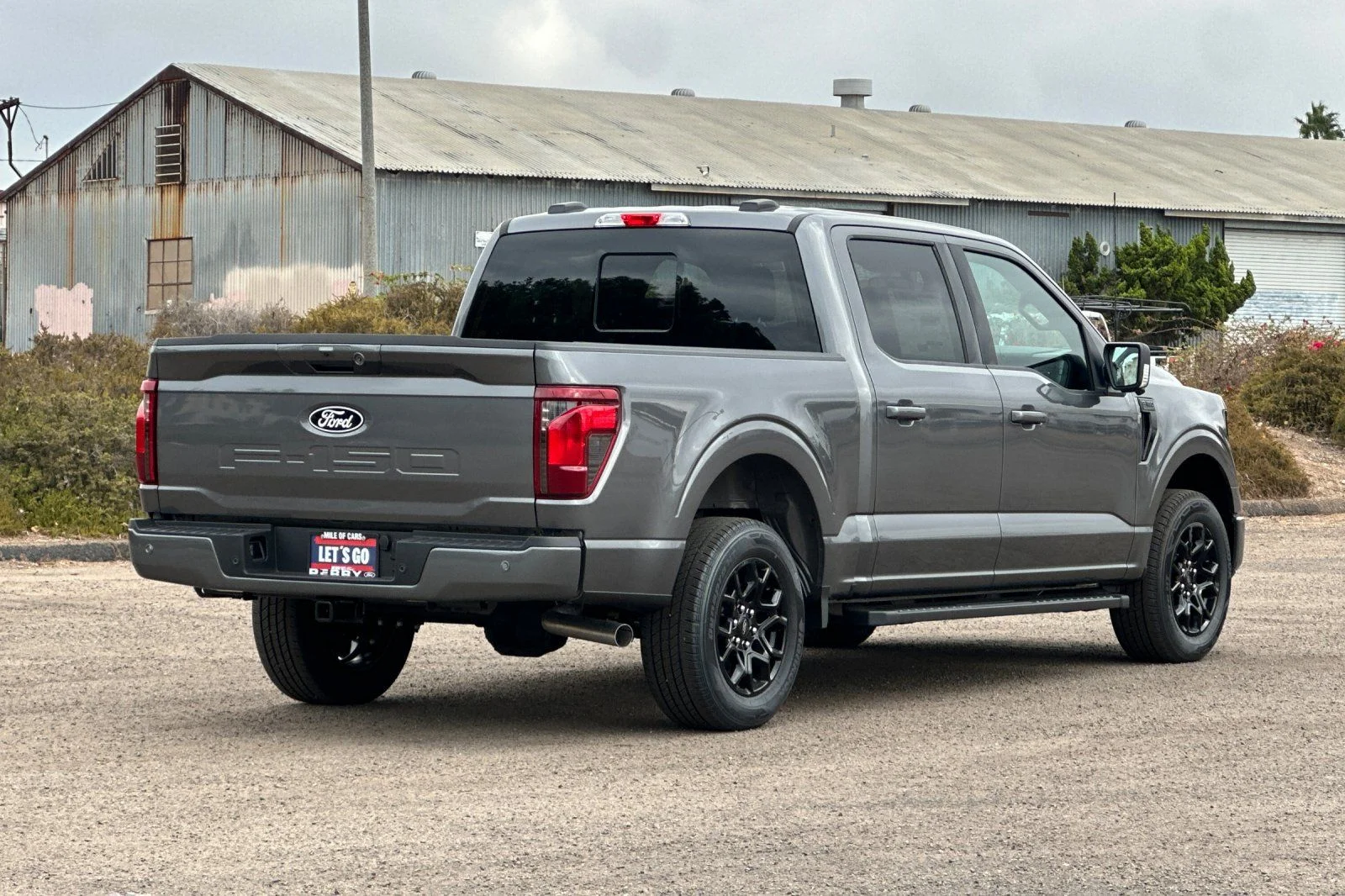 New 2026 Carbonized Gray Metallic Ford XLT image 3