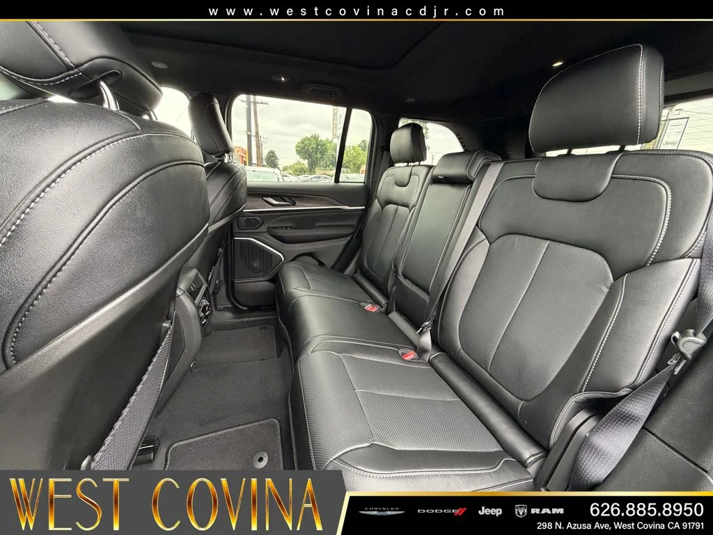 New 2026 Diamond Black Crystal Pearl-Coat Exterior Paint Jeep Limited Reserve image 27