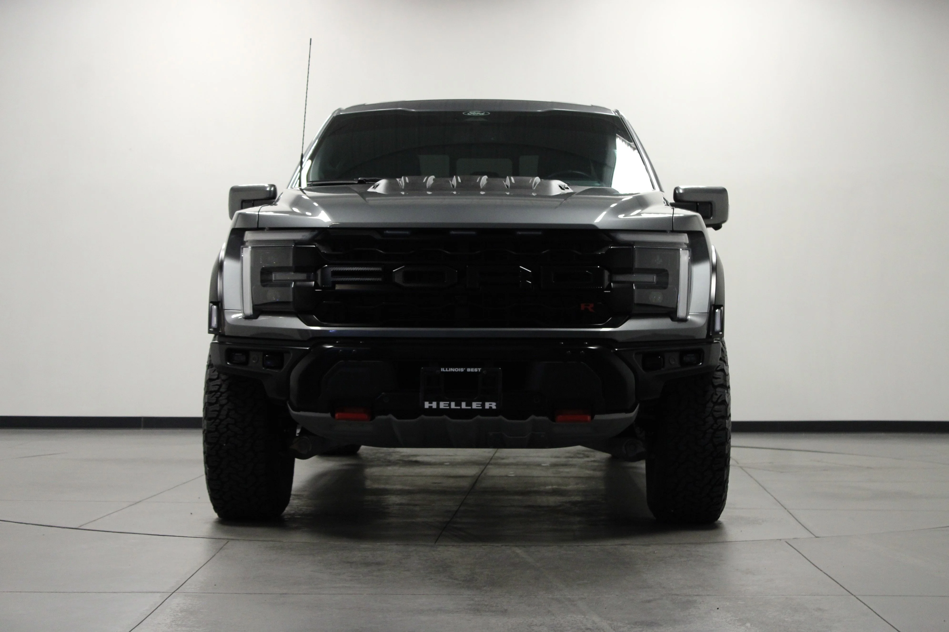 Used 2024 Gray Metallic Ford Raptor image 9