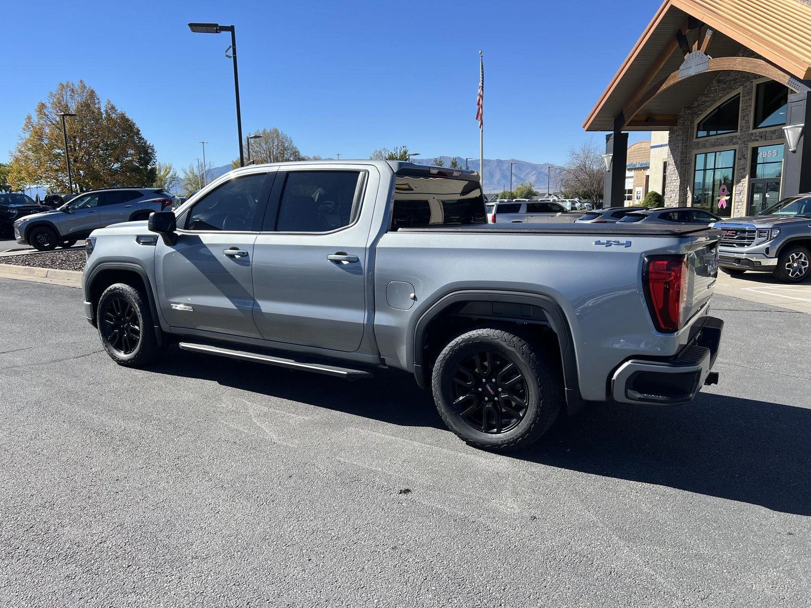2024 GMC Sierra 1500 Elevation - Photo 10