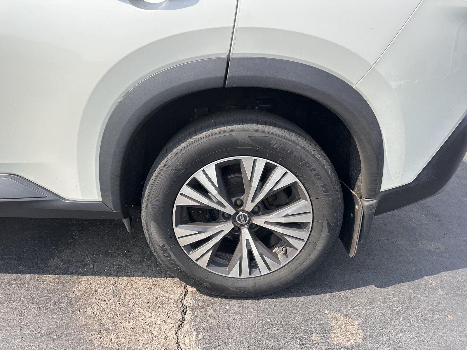 Used 2021 Pearl White Tricoat Nissan SV image 26