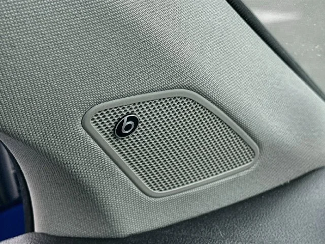 Used 2022  Volkswagen SEL image 18