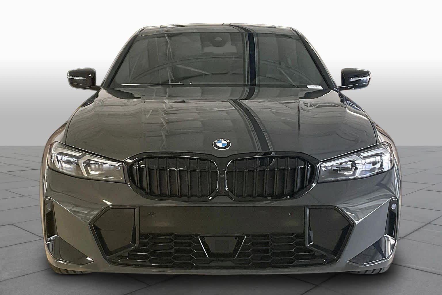 New 2026 Dravit Grey Metallic BMW 330i xDrive image 3