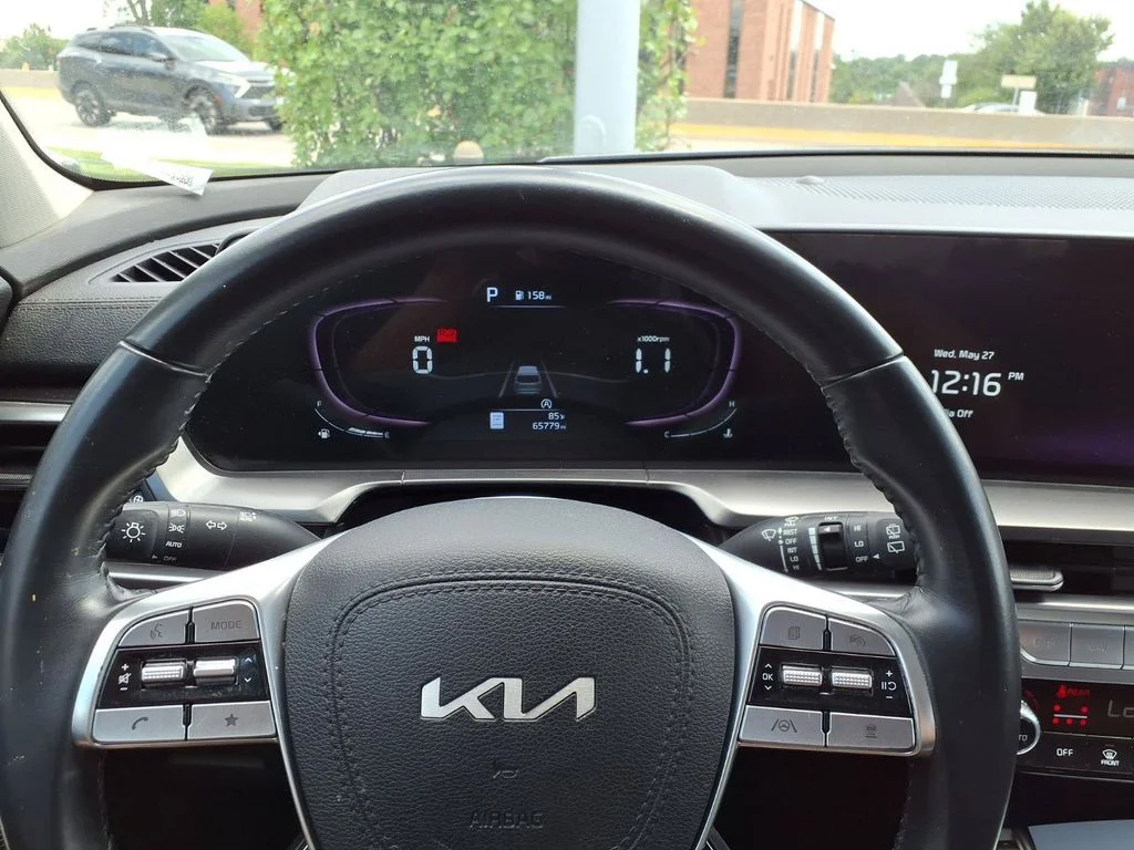 Used 2024 Glacial White Pearl Kia S image 19