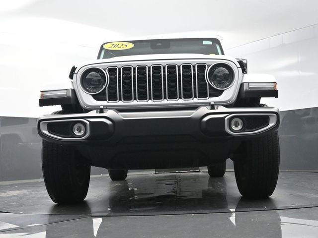 Used 2025 White Jeep Sahara image 43