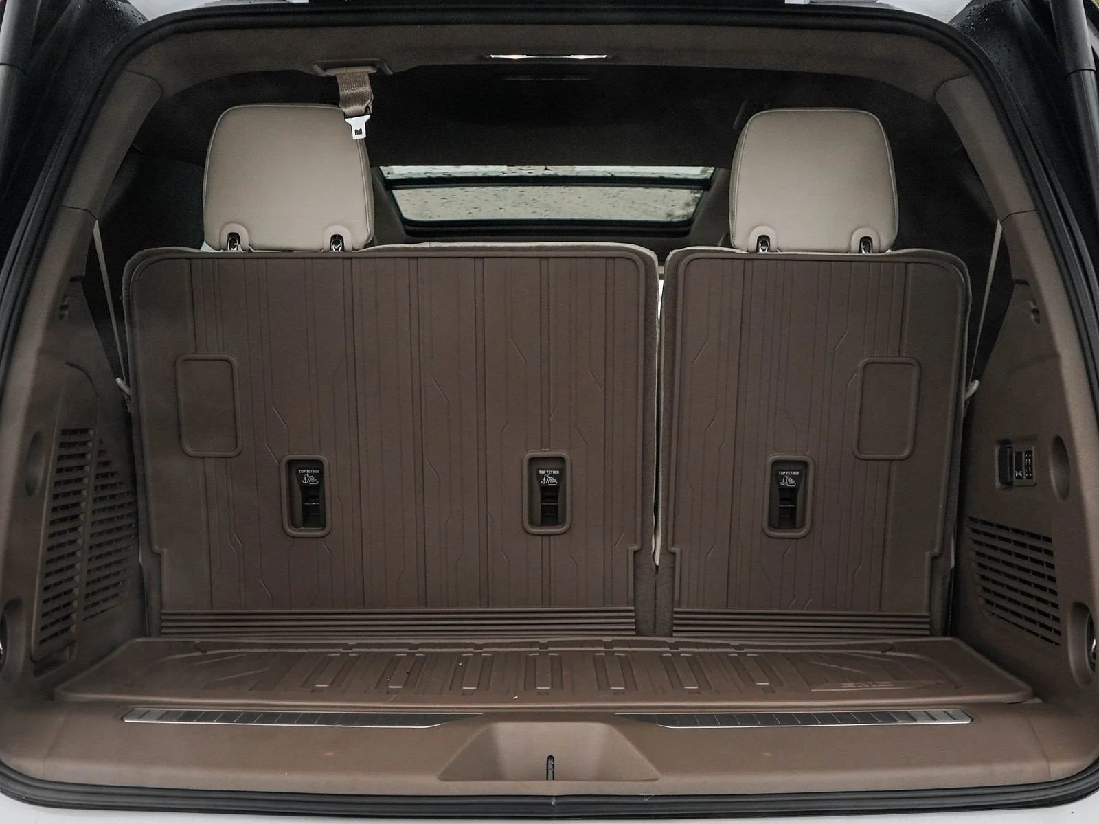 2026 GMC Yukon Denali - Photo 8