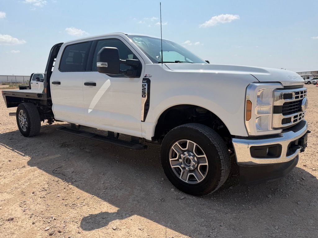 Used 2025 Oxford White Ford XLT image 12