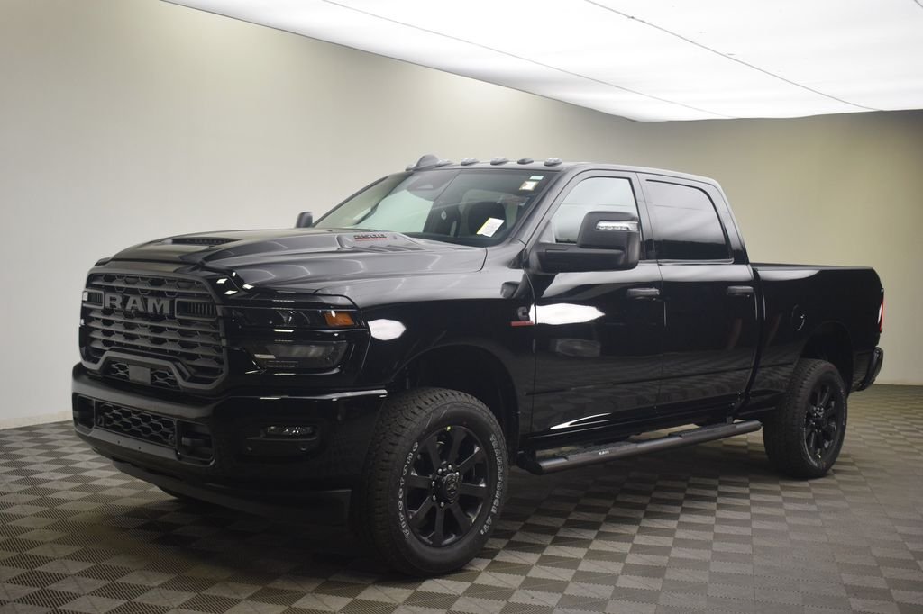 New 2026 Diamond Black Crystal Pearl-Coat Exterior Paint RAM Tradesman image 16