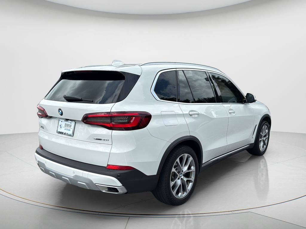Certified Used 2023 Alpine White BMW sDrive40i image 3