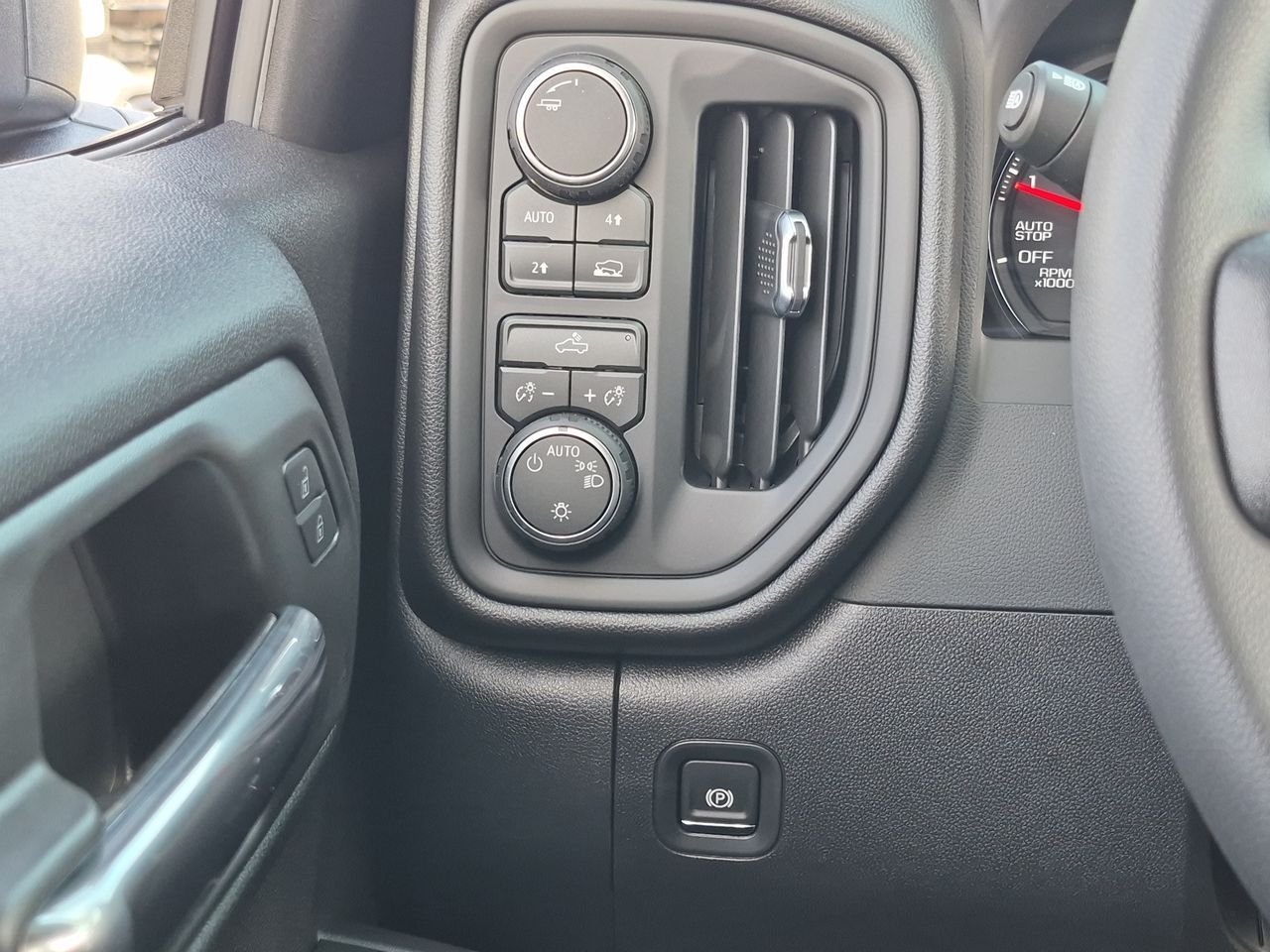 2026 Chevrolet Silverado 1500 Custom - Photo 18