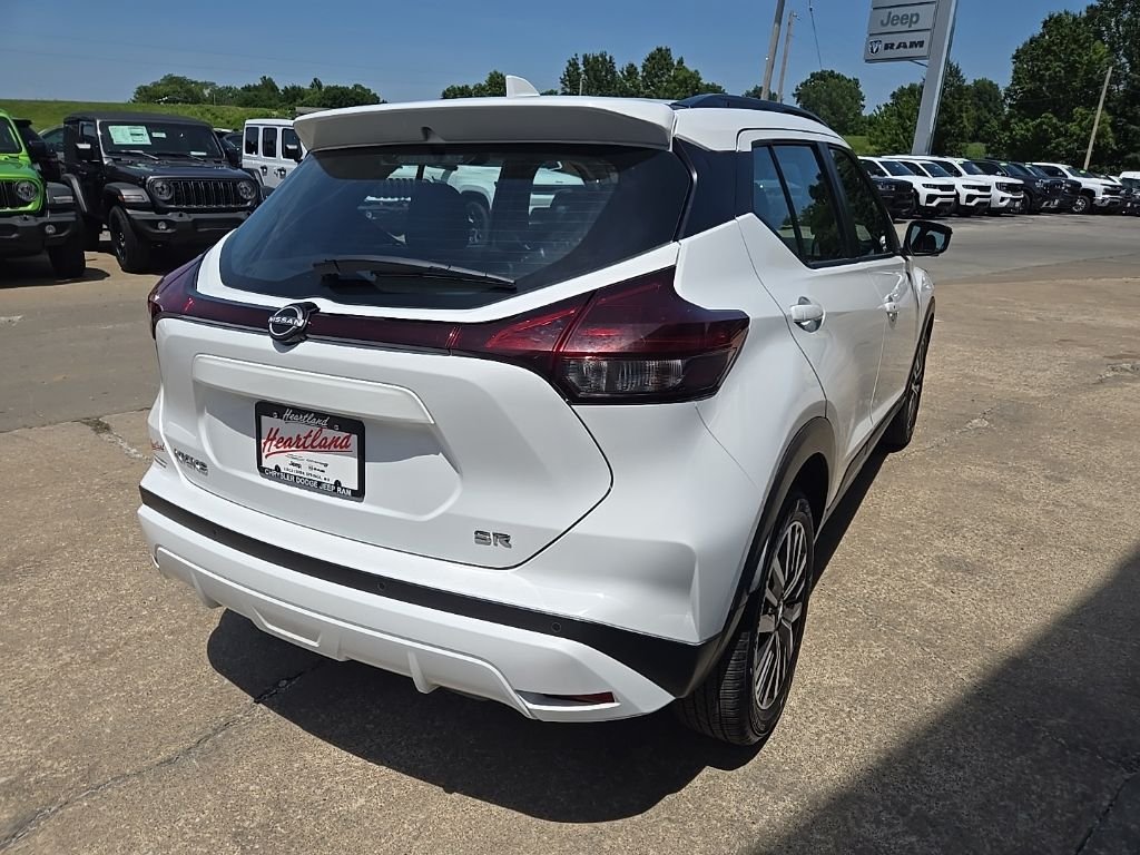 Used 2024 White Nissan SR image 10