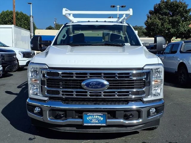 New 2024 Oxford White Ford XLT image 2