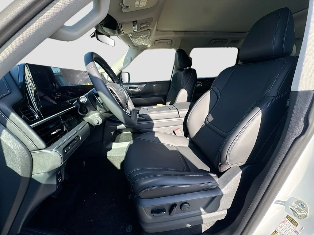 New 2026 RADIANT WHITE INFINITI Pure 2WD image 22