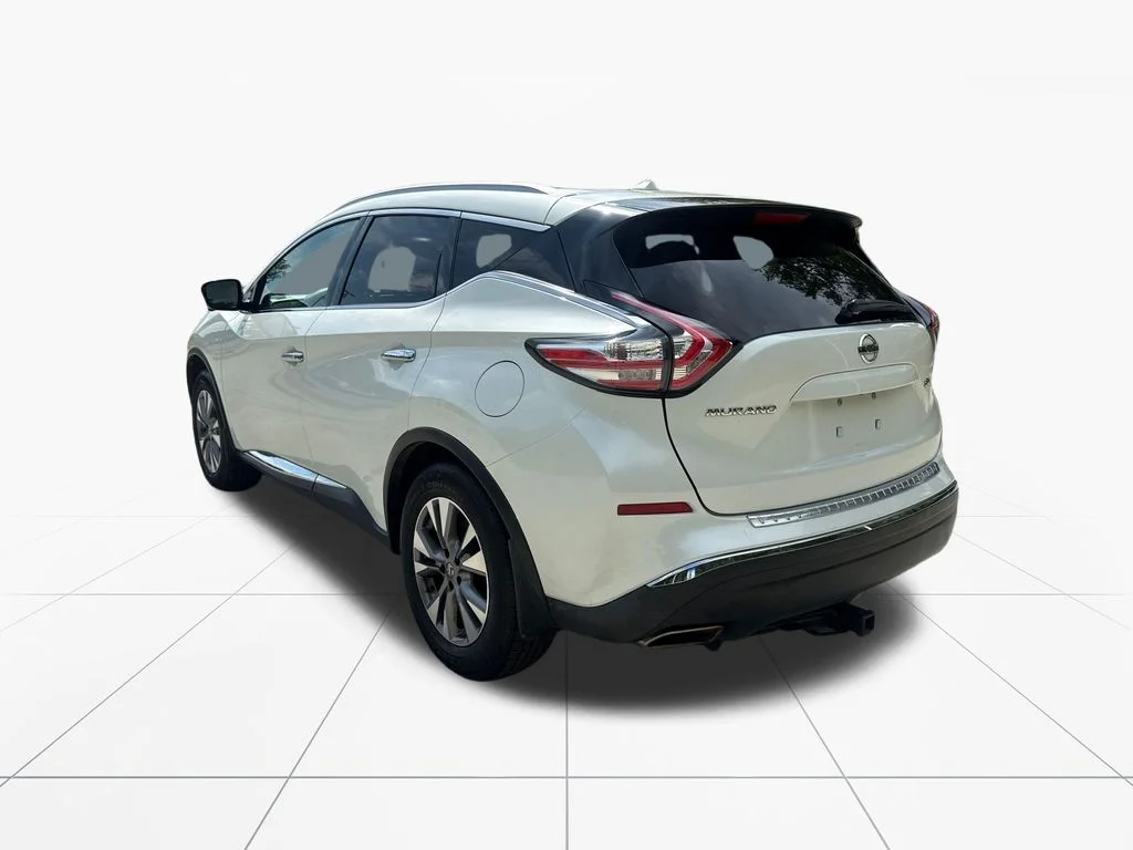 Used 2015 Pearl White Nissan SL image 6