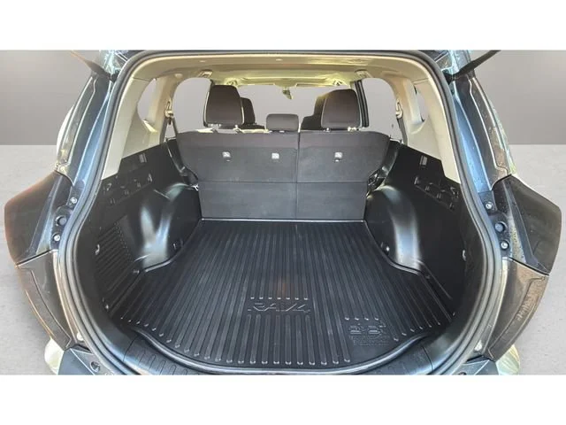 Used 2018 Gray Toyota XLE image 36