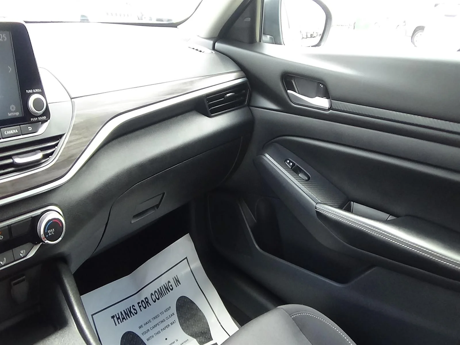 Used 2025 Gun Metallic (kad) Nissan 2.5 SV image 30