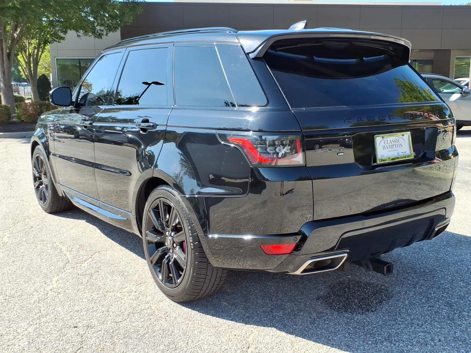 Used 2021 Santorini Black Metallic Land Rover HSE Silver Edition image 10